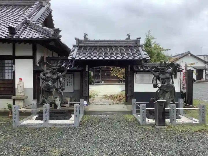 祇園山 徳城寺の山門・神門