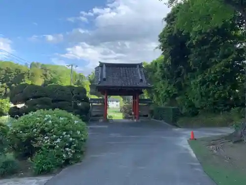 月輪寺の山門