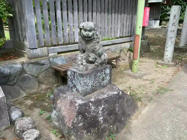 諏訪神社の{uncategorized: "未分類", other: "その他", undefined: "問題あり", building: "その他建物", grave: "お墓", sacred_gate: "鳥居", guardian: "狛犬", statue: "像", buddha: "仏像", history: "歴史", nature: "自然", garden: "庭園", animal: "動物", pagoda: "塔", temizu: "手水舎", mountain_gate: "山門・神門", sanctuary: "本殿・本堂", subordinate: "末社・摂社", art: "芸術", scenery: "景色", jizo: "地蔵", ema: "絵馬", goshuin: "御朱印", omikuji: "おみくじ", items: "授与品その他", amulet: "お守り", goshuincho: "御朱印帳", eats: "食事", festival: "お祭り", votive_dance: "神楽", shichigosan: "七五三参", wedding: "結婚式", experience: "体験その他", initially: "初詣", around: "周辺", anti_infection: "感染症対策"}