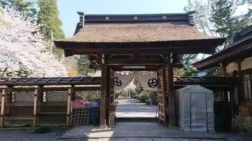 治水神社の山門