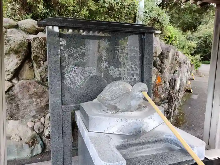 八幡竃門神社の手水舎
