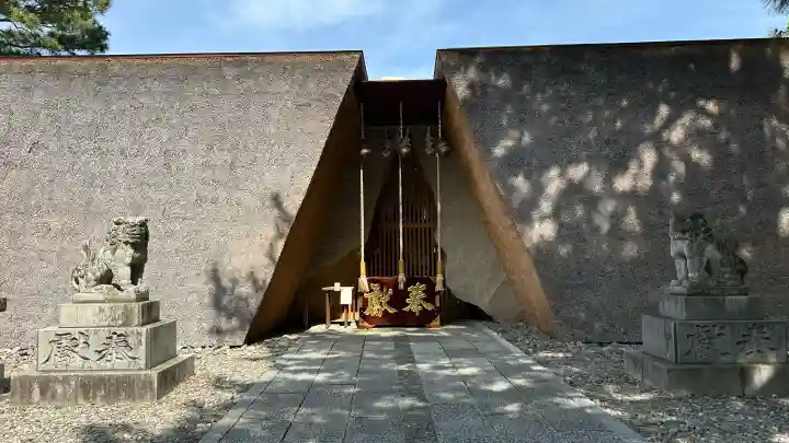 鳥飼八幡宮の{uncategorized: "未分類", other: "その他", undefined: "問題あり", building: "その他建物", grave: "お墓", sacred_gate: "鳥居", guardian: "狛犬", statue: "像", buddha: "仏像", history: "歴史", nature: "自然", garden: "庭園", animal: "動物", pagoda: "塔", temizu: "手水舎", mountain_gate: "山門・神門", sanctuary: "本殿・本堂", subordinate: "末社・摂社", art: "芸術", scenery: "景色", jizo: "地蔵", ema: "絵馬", goshuin: "御朱印", omikuji: "おみくじ", items: "授与品その他", amulet: "お守り", goshuincho: "御朱印帳", eats: "食事", festival: "お祭り", votive_dance: "神楽", shichigosan: "七五三参", wedding: "結婚式", experience: "体験その他", initially: "初詣", around: "周辺", anti_infection: "感染症対策"}