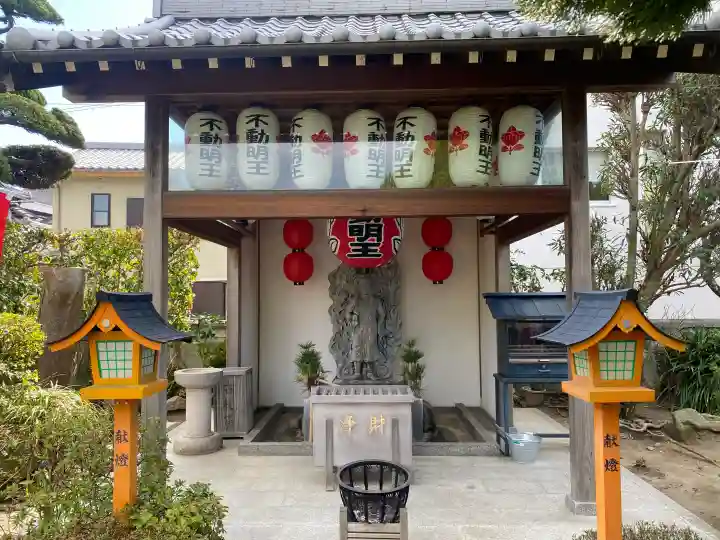 海福寺の{uncategorized: "未分類", other: "その他", undefined: "問題あり", building: "その他建物", grave: "お墓", sacred_gate: "鳥居", guardian: "狛犬", statue: "像", buddha: "仏像", history: "歴史", nature: "自然", garden: "庭園", animal: "動物", pagoda: "塔", temizu: "手水舎", mountain_gate: "山門・神門", sanctuary: "本殿・本堂", subordinate: "末社・摂社", art: "芸術", scenery: "景色", jizo: "地蔵", ema: "絵馬", goshuin: "御朱印", omikuji: "おみくじ", items: "授与品その他", amulet: "お守り", goshuincho: "御朱印帳", eats: "食事", festival: "お祭り", votive_dance: "神楽", shichigosan: "七五三参", wedding: "結婚式", experience: "体験その他", initially: "初詣", around: "周辺", anti_infection: "感染症対策"}