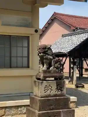 津嶋神社(萩原町西御堂)の狛犬