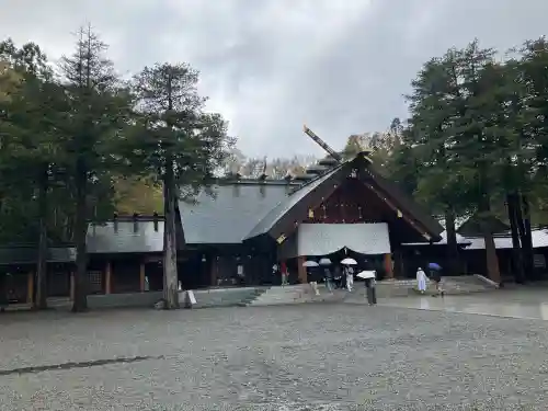 北海道神宮の{uncategorized: "未分類", other: "その他", undefined: "問題あり", building: "その他建物", grave: "お墓", sacred_gate: "鳥居", guardian: "狛犬", statue: "像", buddha: "仏像", history: "歴史", nature: "自然", garden: "庭園", animal: "動物", pagoda: "塔", temizu: "手水舎", mountain_gate: "山門・神門", sanctuary: "本殿・本堂", subordinate: "末社・摂社", art: "芸術", scenery: "景色", jizo: "地蔵", ema: "絵馬", goshuin: "御朱印", omikuji: "おみくじ", items: "授与品その他", amulet: "お守り", goshuincho: "御朱印帳", eats: "食事", festival: "お祭り", votive_dance: "神楽", shichigosan: "七五三参", wedding: "結婚式", experience: "体験その他", initially: "初詣", around: "周辺", anti_infection: "感染症対策"}