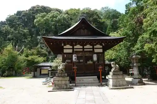 長等神社の本殿