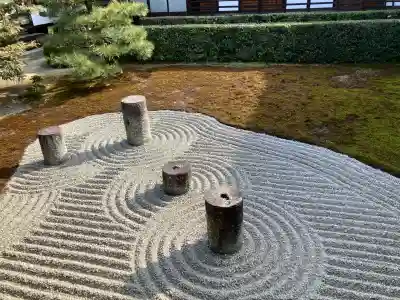 東福禅寺（東福寺）の{uncategorized: "未分類", other: "その他", undefined: "問題あり", building: "その他建物", grave: "お墓", sacred_gate: "鳥居", guardian: "狛犬", statue: "像", buddha: "仏像", history: "歴史", nature: "自然", garden: "庭園", animal: "動物", pagoda: "塔", temizu: "手水舎", mountain_gate: "山門・神門", sanctuary: "本殿・本堂", subordinate: "末社・摂社", art: "芸術", scenery: "景色", jizo: "地蔵", ema: "絵馬", goshuin: "御朱印", omikuji: "おみくじ", items: "授与品その他", amulet: "お守り", goshuincho: "御朱印帳", eats: "食事", festival: "お祭り", votive_dance: "神楽", shichigosan: "七五三参", wedding: "結婚式", experience: "体験その他", initially: "初詣", around: "周辺", anti_infection: "感染症対策"}