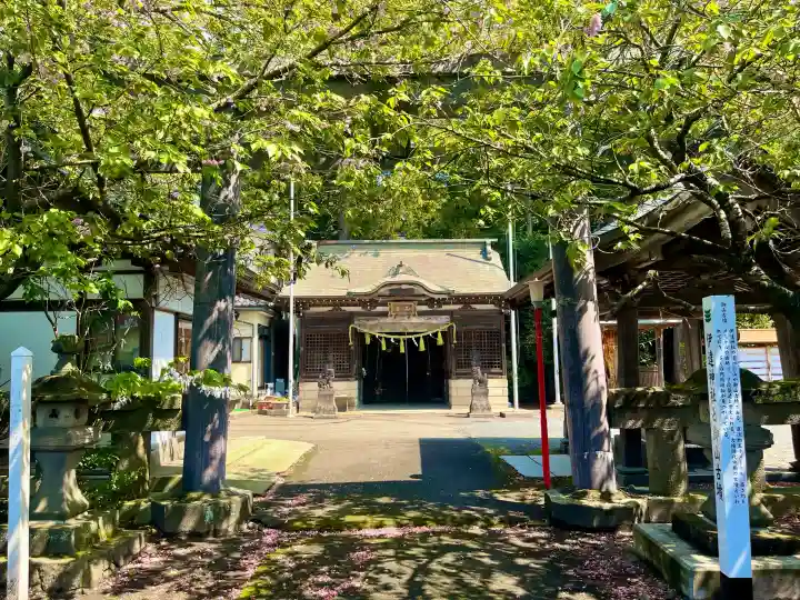 伊達神社の{uncategorized: "未分類", other: "その他", undefined: "問題あり", building: "その他建物", grave: "お墓", sacred_gate: "鳥居", guardian: "狛犬", statue: "像", buddha: "仏像", history: "歴史", nature: "自然", garden: "庭園", animal: "動物", pagoda: "塔", temizu: "手水舎", mountain_gate: "山門・神門", sanctuary: "本殿・本堂", subordinate: "末社・摂社", art: "芸術", scenery: "景色", jizo: "地蔵", ema: "絵馬", goshuin: "御朱印", omikuji: "おみくじ", items: "授与品その他", amulet: "お守り", goshuincho: "御朱印帳", eats: "食事", festival: "お祭り", votive_dance: "神楽", shichigosan: "七五三参", wedding: "結婚式", experience: "体験その他", initially: "初詣", around: "周辺", anti_infection: "感染症対策"}