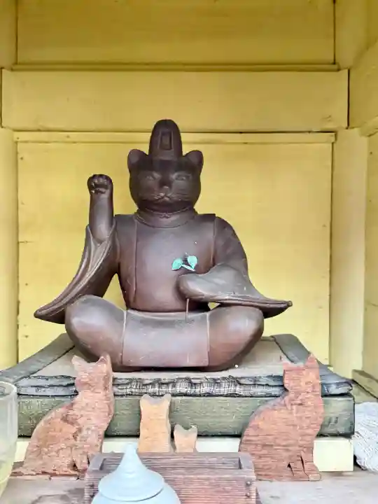 住吉神社の{uncategorized: "未分類", other: "その他", undefined: "問題あり", building: "その他建物", grave: "お墓", sacred_gate: "鳥居", guardian: "狛犬", statue: "像", buddha: "仏像", history: "歴史", nature: "自然", garden: "庭園", animal: "動物", pagoda: "塔", temizu: "手水舎", mountain_gate: "山門・神門", sanctuary: "本殿・本堂", subordinate: "末社・摂社", art: "芸術", scenery: "景色", jizo: "地蔵", ema: "絵馬", goshuin: "御朱印", omikuji: "おみくじ", items: "授与品その他", amulet: "お守り", goshuincho: "御朱印帳", eats: "食事", festival: "お祭り", votive_dance: "神楽", shichigosan: "七五三参", wedding: "結婚式", experience: "体験その他", initially: "初詣", around: "周辺", anti_infection: "感染症対策"}