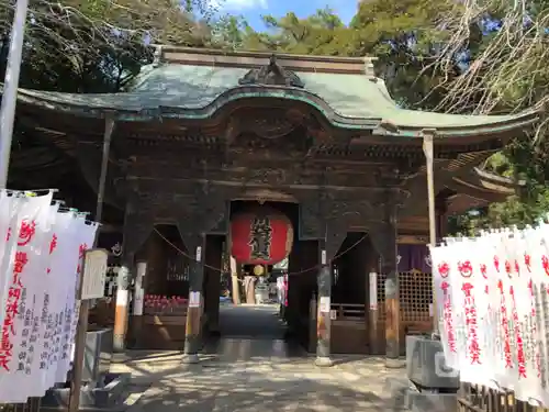 豊川閣　妙厳寺の山門