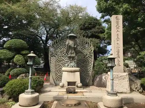 長命寺の像