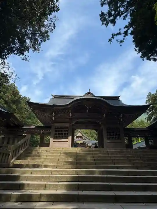 彌彦神社の{uncategorized: "未分類", other: "その他", undefined: "問題あり", building: "その他建物", grave: "お墓", sacred_gate: "鳥居", guardian: "狛犬", statue: "像", buddha: "仏像", history: "歴史", nature: "自然", garden: "庭園", animal: "動物", pagoda: "塔", temizu: "手水舎", mountain_gate: "山門・神門", sanctuary: "本殿・本堂", subordinate: "末社・摂社", art: "芸術", scenery: "景色", jizo: "地蔵", ema: "絵馬", goshuin: "御朱印", omikuji: "おみくじ", items: "授与品その他", amulet: "お守り", goshuincho: "御朱印帳", eats: "食事", festival: "お祭り", votive_dance: "神楽", shichigosan: "七五三参", wedding: "結婚式", experience: "体験その他", initially: "初詣", around: "周辺", anti_infection: "感染症対策"}