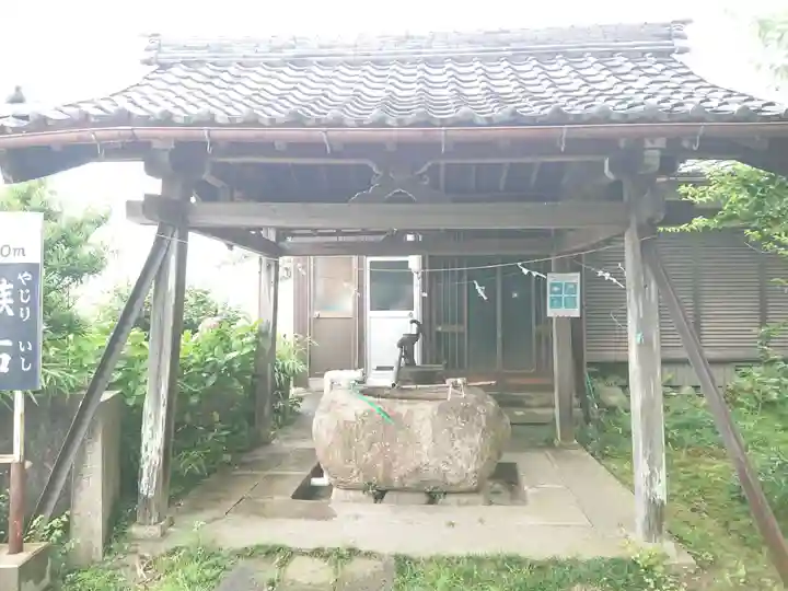 櫟江神社の手水舎