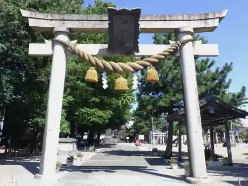 諏訪神社の鳥居