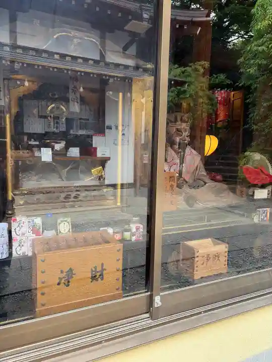 弘明寺の{uncategorized: "未分類", other: "その他", undefined: "問題あり", building: "その他建物", grave: "お墓", sacred_gate: "鳥居", guardian: "狛犬", statue: "像", buddha: "仏像", history: "歴史", nature: "自然", garden: "庭園", animal: "動物", pagoda: "塔", temizu: "手水舎", mountain_gate: "山門・神門", sanctuary: "本殿・本堂", subordinate: "末社・摂社", art: "芸術", scenery: "景色", jizo: "地蔵", ema: "絵馬", goshuin: "御朱印", omikuji: "おみくじ", items: "授与品その他", amulet: "お守り", goshuincho: "御朱印帳", eats: "食事", festival: "お祭り", votive_dance: "神楽", shichigosan: "七五三参", wedding: "結婚式", experience: "体験その他", initially: "初詣", around: "周辺", anti_infection: "感染症対策"}