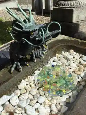 鶴若稲荷神社の手水舎