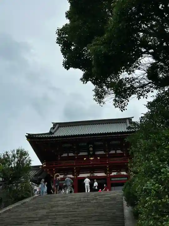 鶴岡八幡宮の本殿・本堂