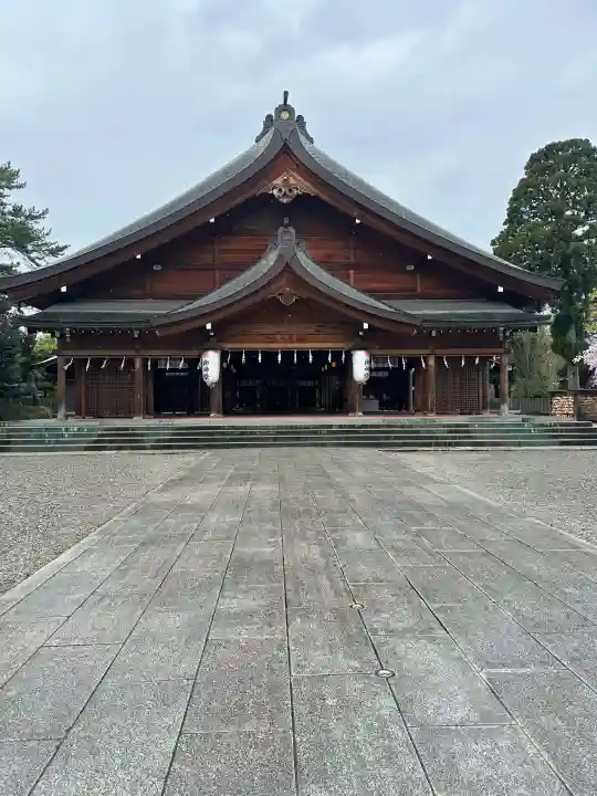 富山縣護國神社の{uncategorized: "未分類", other: "その他", undefined: "問題あり", building: "その他建物", grave: "お墓", sacred_gate: "鳥居", guardian: "狛犬", statue: "像", buddha: "仏像", history: "歴史", nature: "自然", garden: "庭園", animal: "動物", pagoda: "塔", temizu: "手水舎", mountain_gate: "山門・神門", sanctuary: "本殿・本堂", subordinate: "末社・摂社", art: "芸術", scenery: "景色", jizo: "地蔵", ema: "絵馬", goshuin: "御朱印", omikuji: "おみくじ", items: "授与品その他", amulet: "お守り", goshuincho: "御朱印帳", eats: "食事", festival: "お祭り", votive_dance: "神楽", shichigosan: "七五三参", wedding: "結婚式", experience: "体験その他", initially: "初詣", around: "周辺", anti_infection: "感染症対策"}