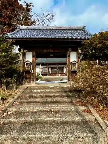 興性寺の{uncategorized: "未分類", other: "その他", undefined: "問題あり", building: "その他建物", grave: "お墓", sacred_gate: "鳥居", guardian: "狛犬", statue: "像", buddha: "仏像", history: "歴史", nature: "自然", garden: "庭園", animal: "動物", pagoda: "塔", temizu: "手水舎", mountain_gate: "山門・神門", sanctuary: "本殿・本堂", subordinate: "末社・摂社", art: "芸術", scenery: "景色", jizo: "地蔵", ema: "絵馬", goshuin: "御朱印", omikuji: "おみくじ", items: "授与品その他", amulet: "お守り", goshuincho: "御朱印帳", eats: "食事", festival: "お祭り", votive_dance: "神楽", shichigosan: "七五三参", wedding: "結婚式", experience: "体験その他", initially: "初詣", around: "周辺", anti_infection: "感染症対策"}