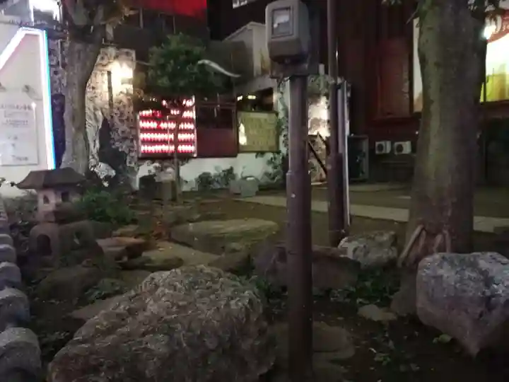 歌舞伎町弁財天の庭園