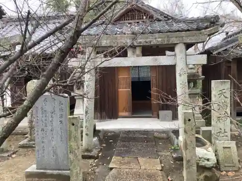 鶴岡八幡神社の末社・摂社