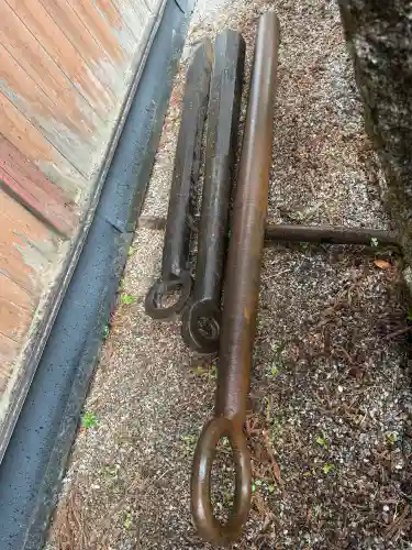 鬼鎮神社の{uncategorized: "未分類", other: "その他", undefined: "問題あり", building: "その他建物", grave: "お墓", sacred_gate: "鳥居", guardian: "狛犬", statue: "像", buddha: "仏像", history: "歴史", nature: "自然", garden: "庭園", animal: "動物", pagoda: "塔", temizu: "手水舎", mountain_gate: "山門・神門", sanctuary: "本殿・本堂", subordinate: "末社・摂社", art: "芸術", scenery: "景色", jizo: "地蔵", ema: "絵馬", goshuin: "御朱印", omikuji: "おみくじ", items: "授与品その他", amulet: "お守り", goshuincho: "御朱印帳", eats: "食事", festival: "お祭り", votive_dance: "神楽", shichigosan: "七五三参", wedding: "結婚式", experience: "体験その他", initially: "初詣", around: "周辺", anti_infection: "感染症対策"}