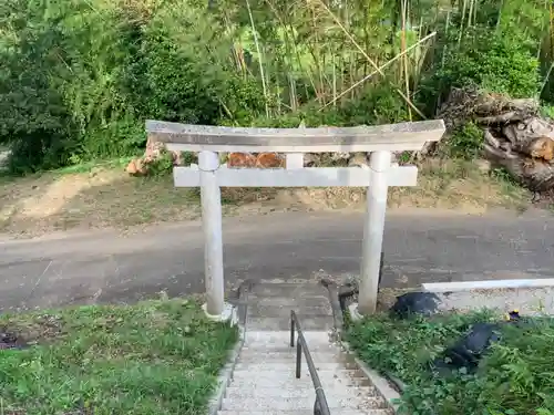 八幡神社の鳥居