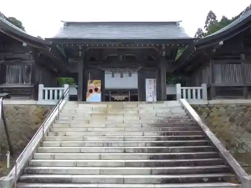 隠岐神社の山門・神門