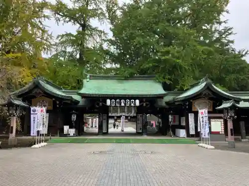 大宮八幡宮の山門