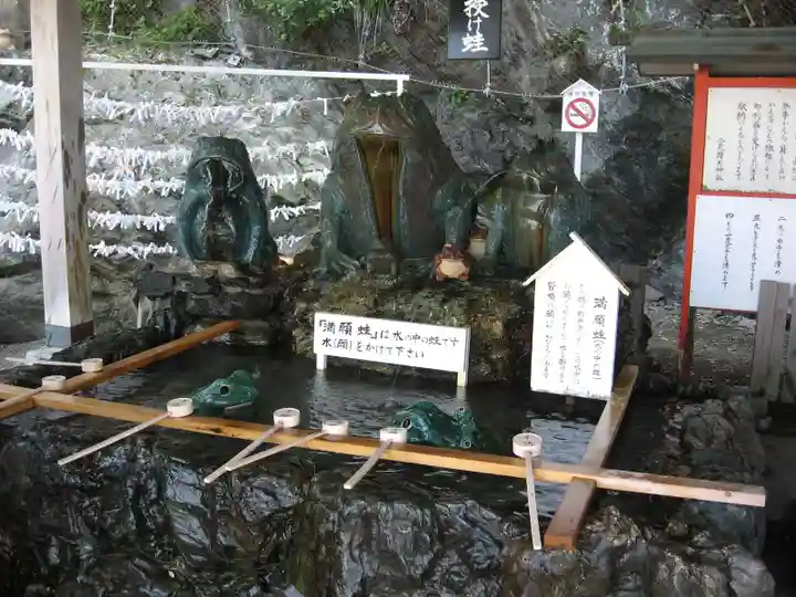 二見興玉神社の手水舎