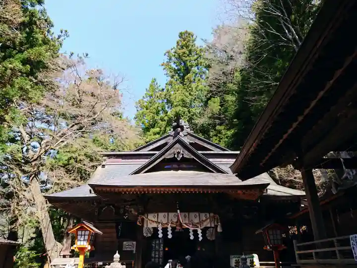 新倉富士浅間神社の本殿・本堂