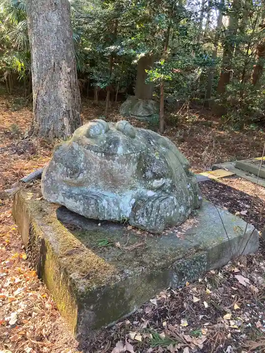 黒田原神社の像