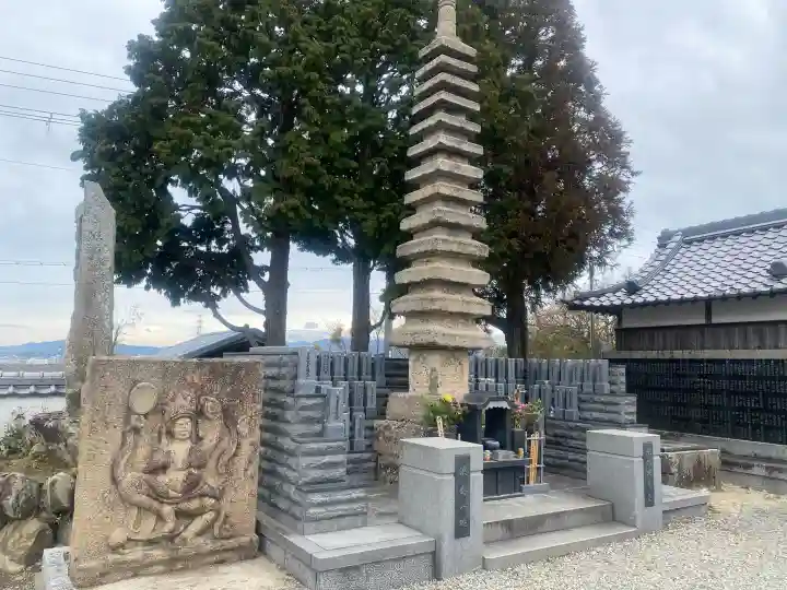 智積寺の{uncategorized: "未分類", other: "その他", undefined: "問題あり", building: "その他建物", grave: "お墓", sacred_gate: "鳥居", guardian: "狛犬", statue: "像", buddha: "仏像", history: "歴史", nature: "自然", garden: "庭園", animal: "動物", pagoda: "塔", temizu: "手水舎", mountain_gate: "山門・神門", sanctuary: "本殿・本堂", subordinate: "末社・摂社", art: "芸術", scenery: "景色", jizo: "地蔵", ema: "絵馬", goshuin: "御朱印", omikuji: "おみくじ", items: "授与品その他", amulet: "お守り", goshuincho: "御朱印帳", eats: "食事", festival: "お祭り", votive_dance: "神楽", shichigosan: "七五三参", wedding: "結婚式", experience: "体験その他", initially: "初詣", around: "周辺", anti_infection: "感染症対策"}