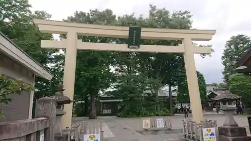 阿豆佐味天神社 立川水天宮の鳥居