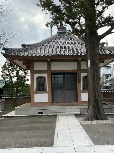東円寺の{uncategorized: "未分類", other: "その他", undefined: "問題あり", building: "その他建物", grave: "お墓", sacred_gate: "鳥居", guardian: "狛犬", statue: "像", buddha: "仏像", history: "歴史", nature: "自然", garden: "庭園", animal: "動物", pagoda: "塔", temizu: "手水舎", mountain_gate: "山門・神門", sanctuary: "本殿・本堂", subordinate: "末社・摂社", art: "芸術", scenery: "景色", jizo: "地蔵", ema: "絵馬", goshuin: "御朱印", omikuji: "おみくじ", items: "授与品その他", amulet: "お守り", goshuincho: "御朱印帳", eats: "食事", festival: "お祭り", votive_dance: "神楽", shichigosan: "七五三参", wedding: "結婚式", experience: "体験その他", initially: "初詣", around: "周辺", anti_infection: "感染症対策"}