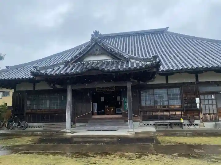 光明寺の{uncategorized: "未分類", other: "その他", undefined: "問題あり", building: "その他建物", grave: "お墓", sacred_gate: "鳥居", guardian: "狛犬", statue: "像", buddha: "仏像", history: "歴史", nature: "自然", garden: "庭園", animal: "動物", pagoda: "塔", temizu: "手水舎", mountain_gate: "山門・神門", sanctuary: "本殿・本堂", subordinate: "末社・摂社", art: "芸術", scenery: "景色", jizo: "地蔵", ema: "絵馬", goshuin: "御朱印", omikuji: "おみくじ", items: "授与品その他", amulet: "お守り", goshuincho: "御朱印帳", eats: "食事", festival: "お祭り", votive_dance: "神楽", shichigosan: "七五三参", wedding: "結婚式", experience: "体験その他", initially: "初詣", around: "周辺", anti_infection: "感染症対策"}