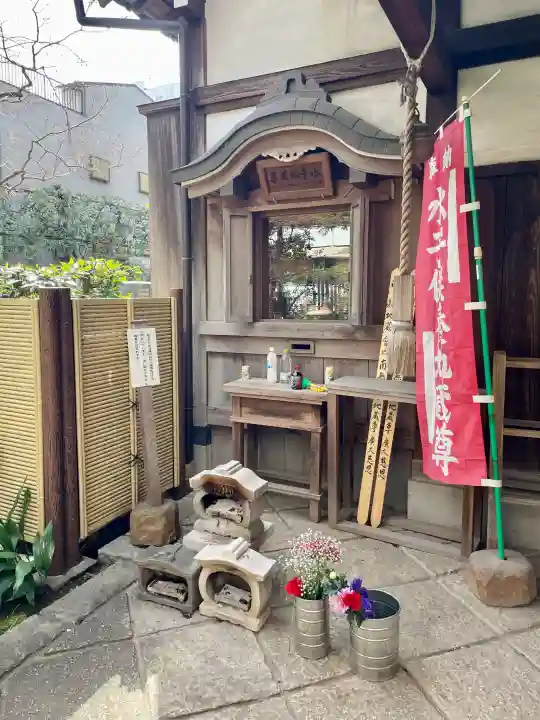 厳浄院の{uncategorized: "未分類", other: "その他", undefined: "問題あり", building: "その他建物", grave: "お墓", sacred_gate: "鳥居", guardian: "狛犬", statue: "像", buddha: "仏像", history: "歴史", nature: "自然", garden: "庭園", animal: "動物", pagoda: "塔", temizu: "手水舎", mountain_gate: "山門・神門", sanctuary: "本殿・本堂", subordinate: "末社・摂社", art: "芸術", scenery: "景色", jizo: "地蔵", ema: "絵馬", goshuin: "御朱印", omikuji: "おみくじ", items: "授与品その他", amulet: "お守り", goshuincho: "御朱印帳", eats: "食事", festival: "お祭り", votive_dance: "神楽", shichigosan: "七五三参", wedding: "結婚式", experience: "体験その他", initially: "初詣", around: "周辺", anti_infection: "感染症対策"}