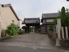 唯法寺の山門