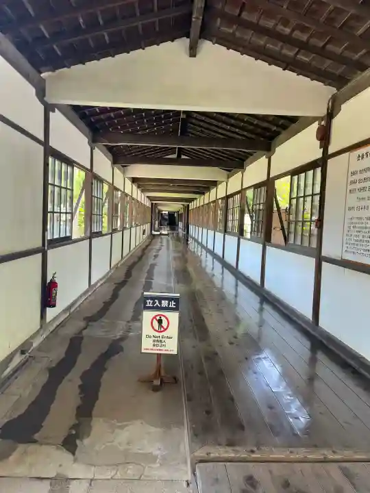 総持寺の{uncategorized: "未分類", other: "その他", undefined: "問題あり", building: "その他建物", grave: "お墓", sacred_gate: "鳥居", guardian: "狛犬", statue: "像", buddha: "仏像", history: "歴史", nature: "自然", garden: "庭園", animal: "動物", pagoda: "塔", temizu: "手水舎", mountain_gate: "山門・神門", sanctuary: "本殿・本堂", subordinate: "末社・摂社", art: "芸術", scenery: "景色", jizo: "地蔵", ema: "絵馬", goshuin: "御朱印", omikuji: "おみくじ", items: "授与品その他", amulet: "お守り", goshuincho: "御朱印帳", eats: "食事", festival: "お祭り", votive_dance: "神楽", shichigosan: "七五三参", wedding: "結婚式", experience: "体験その他", initially: "初詣", around: "周辺", anti_infection: "感染症対策"}