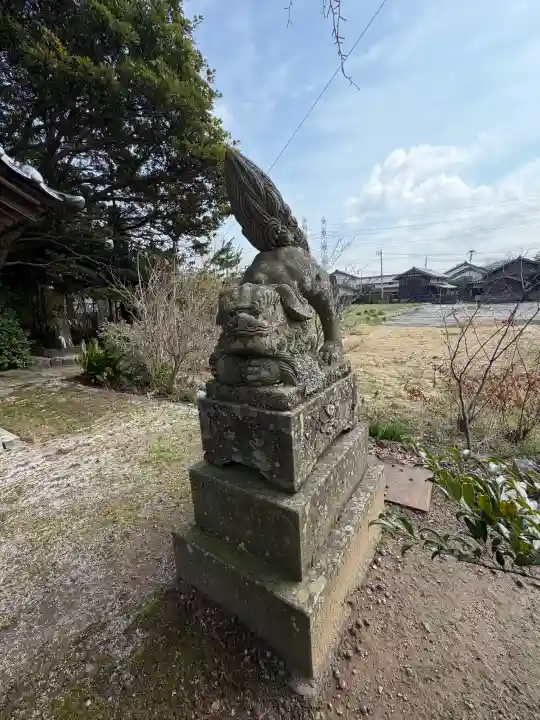 六所神社の{uncategorized: "未分類", other: "その他", undefined: "問題あり", building: "その他建物", grave: "お墓", sacred_gate: "鳥居", guardian: "狛犬", statue: "像", buddha: "仏像", history: "歴史", nature: "自然", garden: "庭園", animal: "動物", pagoda: "塔", temizu: "手水舎", mountain_gate: "山門・神門", sanctuary: "本殿・本堂", subordinate: "末社・摂社", art: "芸術", scenery: "景色", jizo: "地蔵", ema: "絵馬", goshuin: "御朱印", omikuji: "おみくじ", items: "授与品その他", amulet: "お守り", goshuincho: "御朱印帳", eats: "食事", festival: "お祭り", votive_dance: "神楽", shichigosan: "七五三参", wedding: "結婚式", experience: "体験その他", initially: "初詣", around: "周辺", anti_infection: "感染症対策"}