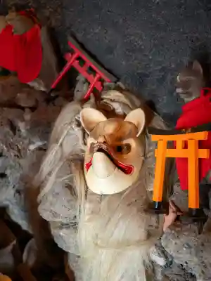 東京羽田 穴守稲荷神社の{uncategorized: "未分類", other: "その他", undefined: "問題あり", building: "その他建物", grave: "お墓", sacred_gate: "鳥居", guardian: "狛犬", statue: "像", buddha: "仏像", history: "歴史", nature: "自然", garden: "庭園", animal: "動物", pagoda: "塔", temizu: "手水舎", mountain_gate: "山門・神門", sanctuary: "本殿・本堂", subordinate: "末社・摂社", art: "芸術", scenery: "景色", jizo: "地蔵", ema: "絵馬", goshuin: "御朱印", omikuji: "おみくじ", items: "授与品その他", amulet: "お守り", goshuincho: "御朱印帳", eats: "食事", festival: "お祭り", votive_dance: "神楽", shichigosan: "七五三参", wedding: "結婚式", experience: "体験その他", initially: "初詣", around: "周辺", anti_infection: "感染症対策"}