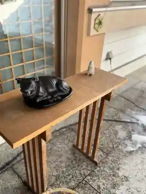 彌彦神社　(伊夜日子神社)の{uncategorized: "未分類", other: "その他", undefined: "問題あり", building: "その他建物", grave: "お墓", sacred_gate: "鳥居", guardian: "狛犬", statue: "像", buddha: "仏像", history: "歴史", nature: "自然", garden: "庭園", animal: "動物", pagoda: "塔", temizu: "手水舎", mountain_gate: "山門・神門", sanctuary: "本殿・本堂", subordinate: "末社・摂社", art: "芸術", scenery: "景色", jizo: "地蔵", ema: "絵馬", goshuin: "御朱印", omikuji: "おみくじ", items: "授与品その他", amulet: "お守り", goshuincho: "御朱印帳", eats: "食事", festival: "お祭り", votive_dance: "神楽", shichigosan: "七五三参", wedding: "結婚式", experience: "体験その他", initially: "初詣", around: "周辺", anti_infection: "感染症対策"}