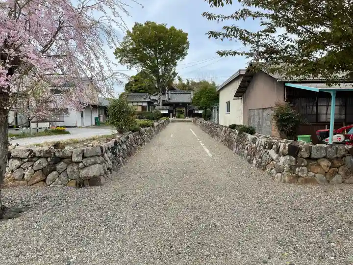 法雲寺の{uncategorized: "未分類", other: "その他", undefined: "問題あり", building: "その他建物", grave: "お墓", sacred_gate: "鳥居", guardian: "狛犬", statue: "像", buddha: "仏像", history: "歴史", nature: "自然", garden: "庭園", animal: "動物", pagoda: "塔", temizu: "手水舎", mountain_gate: "山門・神門", sanctuary: "本殿・本堂", subordinate: "末社・摂社", art: "芸術", scenery: "景色", jizo: "地蔵", ema: "絵馬", goshuin: "御朱印", omikuji: "おみくじ", items: "授与品その他", amulet: "お守り", goshuincho: "御朱印帳", eats: "食事", festival: "お祭り", votive_dance: "神楽", shichigosan: "七五三参", wedding: "結婚式", experience: "体験その他", initially: "初詣", around: "周辺", anti_infection: "感染症対策"}