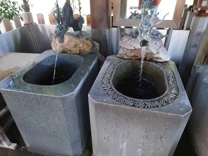 真清田神社の手水舎
