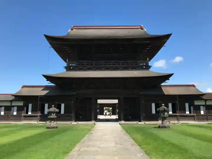 瑞龍寺の山門・神門