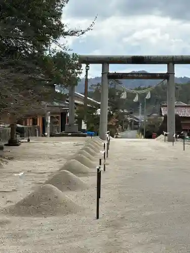 比沼麻奈為神社の{uncategorized: "未分類", other: "その他", undefined: "問題あり", building: "その他建物", grave: "お墓", sacred_gate: "鳥居", guardian: "狛犬", statue: "像", buddha: "仏像", history: "歴史", nature: "自然", garden: "庭園", animal: "動物", pagoda: "塔", temizu: "手水舎", mountain_gate: "山門・神門", sanctuary: "本殿・本堂", subordinate: "末社・摂社", art: "芸術", scenery: "景色", jizo: "地蔵", ema: "絵馬", goshuin: "御朱印", omikuji: "おみくじ", items: "授与品その他", amulet: "お守り", goshuincho: "御朱印帳", eats: "食事", festival: "お祭り", votive_dance: "神楽", shichigosan: "七五三参", wedding: "結婚式", experience: "体験その他", initially: "初詣", around: "周辺", anti_infection: "感染症対策"}