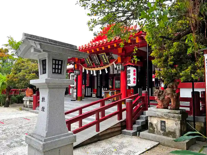 波上宮の本殿・本堂