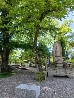 道明寺の{uncategorized: "未分類", other: "その他", undefined: "問題あり", building: "その他建物", grave: "お墓", sacred_gate: "鳥居", guardian: "狛犬", statue: "像", buddha: "仏像", history: "歴史", nature: "自然", garden: "庭園", animal: "動物", pagoda: "塔", temizu: "手水舎", mountain_gate: "山門・神門", sanctuary: "本殿・本堂", subordinate: "末社・摂社", art: "芸術", scenery: "景色", jizo: "地蔵", ema: "絵馬", goshuin: "御朱印", omikuji: "おみくじ", items: "授与品その他", amulet: "お守り", goshuincho: "御朱印帳", eats: "食事", festival: "お祭り", votive_dance: "神楽", shichigosan: "七五三参", wedding: "結婚式", experience: "体験その他", initially: "初詣", around: "周辺", anti_infection: "感染症対策"}