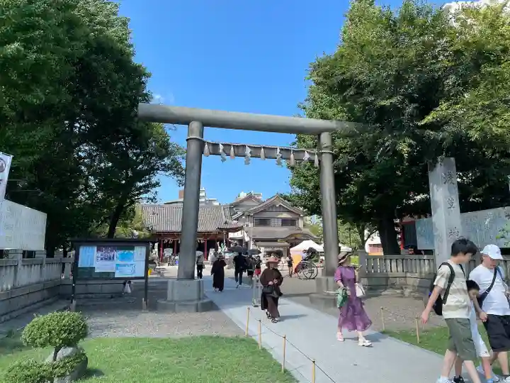 浅草神社の鳥居