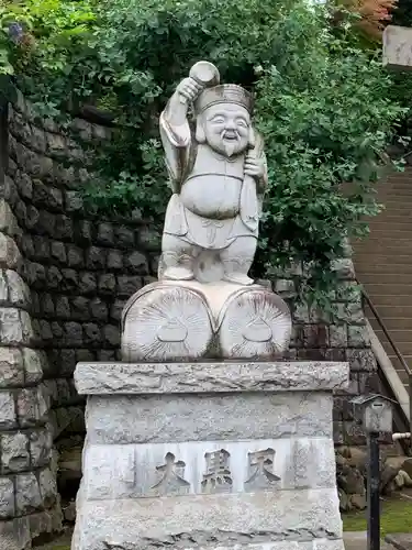 品川神社の像